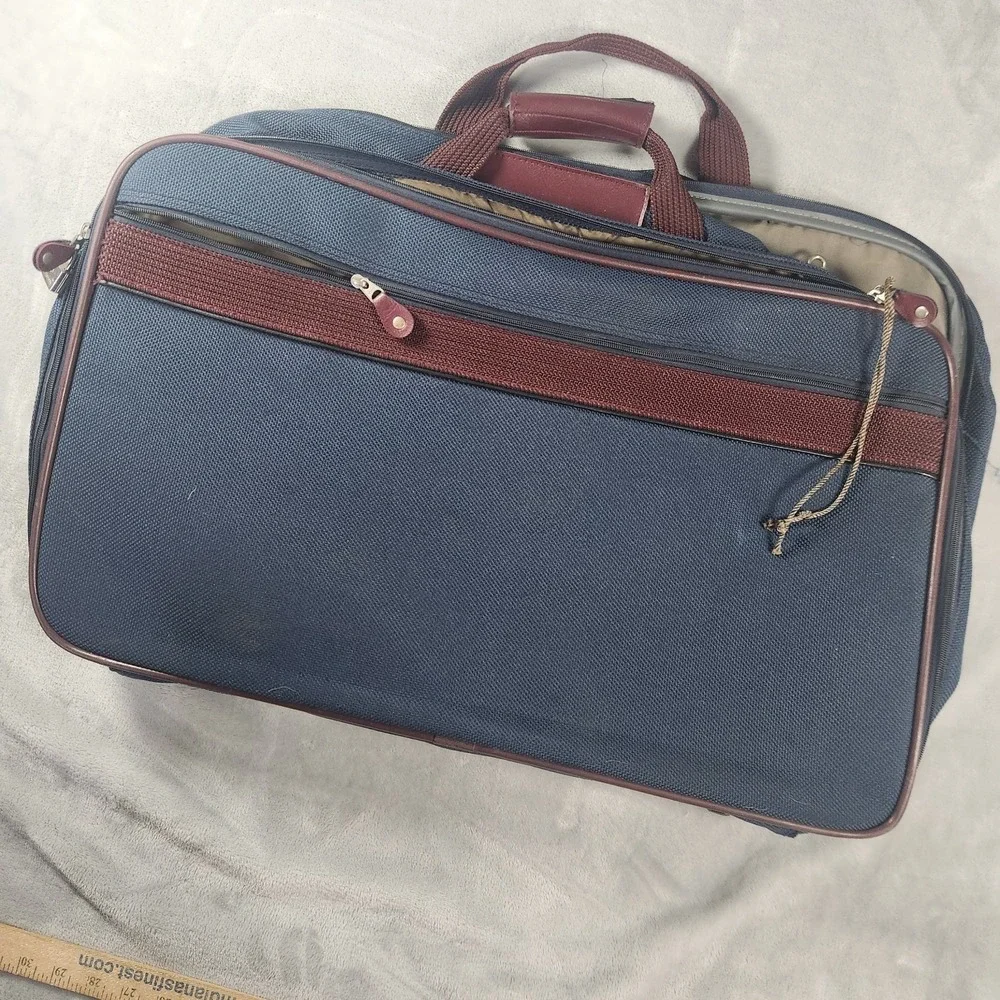 Vintage 1987 SAMSONITE SILHOUETTE 4 Business Navy Personal Travel Suitcase
